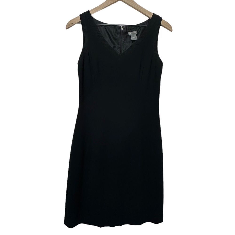 Ann Taylor‎ Dress Womens 2 Black Shift V-Neck Lined Knee Length Pleated LBD